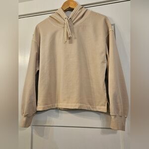 Old Navy  medium 76% cotton, 15% polyester,  9% spandex, discoloration shown